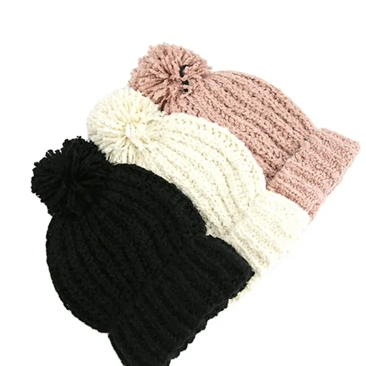 Cappelli invernali personalizzati per ragazze con Pom Pom