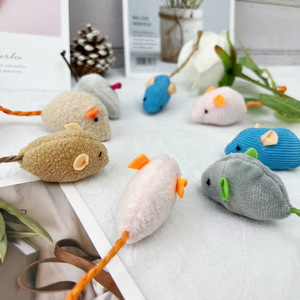 Los mejores productos Juego de juguetes para gatitos Catnip Gatito Juguete interactivo Piel de conejo Gato Ratón Juguete - Product Image 1