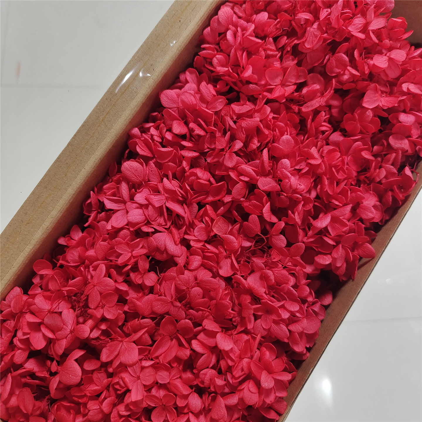 Red wooden hydrangea-90-100g per box