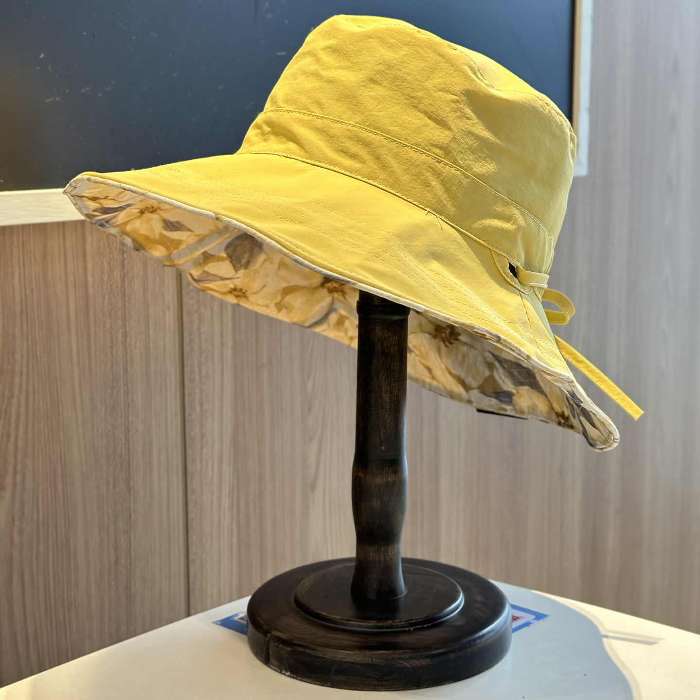 Jaune