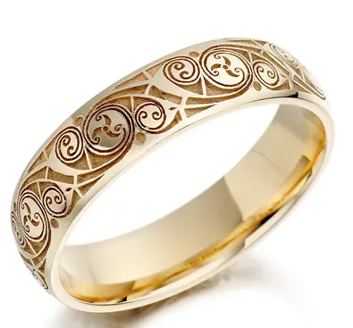 Aliança de casamento celta elegante para mulheres banhada a ouro em espiral Triskel aliança de casamento irlandesa