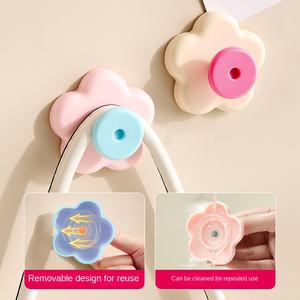 Blumenförmiger Starker Vakuum-Saughaken (3 Haken) Mehrzweck Kombinierbarer Toilettendeckel-Heber - Product Image 3