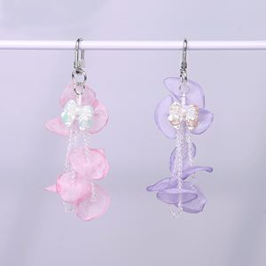 Mor/pembe Petal boncuk anahtarlık ilmek zarif ve sevimli kolye asılı çanta uğuru kolye çiçek aksesuar ile süslenmiş - Product Image 1