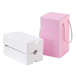 バレンタインギフトの結婚式のママのための<span class=keywords><strong>LED</strong></span>付きアクリルドームまたはガラスドームの人工プラスチックフラワーギャラクシーローズフラワー