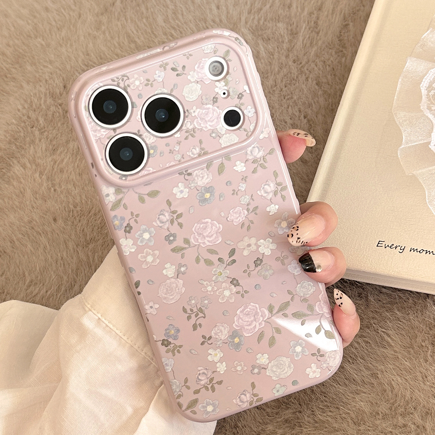 Mulberry Purple Violet Rose Screen