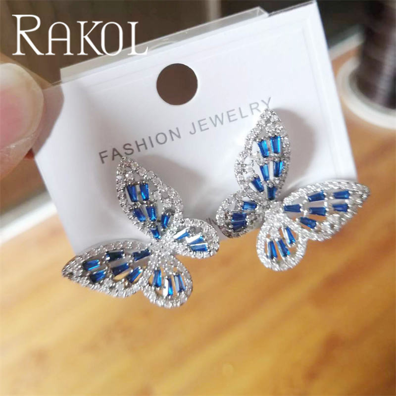 ต่างหูชุบเงินพร้อมหินสีฟ้า