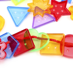 I bottoni di plastica colorati modellano le perline di infilatura della stringa forme di apprendimento Montessori giocattoli di allacciatura per i bambini dell'autismo - Product Image 4