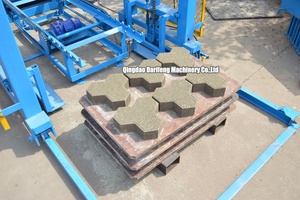 QT4-25 <strong>Small</strong> Concrete <strong>Block</strong> Hydraulic <strong>Machine</strong> Cheap Auto Brick <strong>Making</strong> <strong>Machine</strong> for Cement Sand Brick - Product Image 6