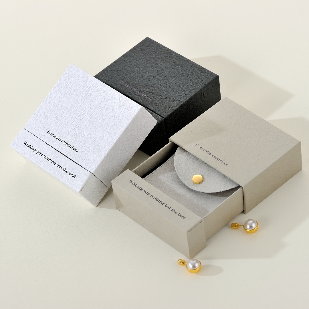 Boîte à tiroir blanche