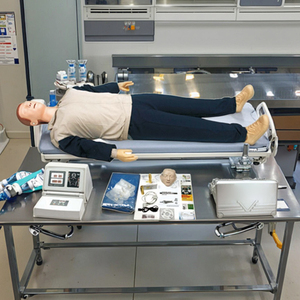 Maniquí de entrenamiento de RCP y primeros auxilios Simulador de RCP automático con pantalla móvil avanzada para entrenamiento - Product Image 4