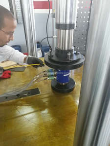 Precio de fábrica máquina de prueba de cubierta de alcantarilla universal uso servo hidráulico celda de carga máquina de prueba de compresión de cubierta de alcantarilla - Product Image 6