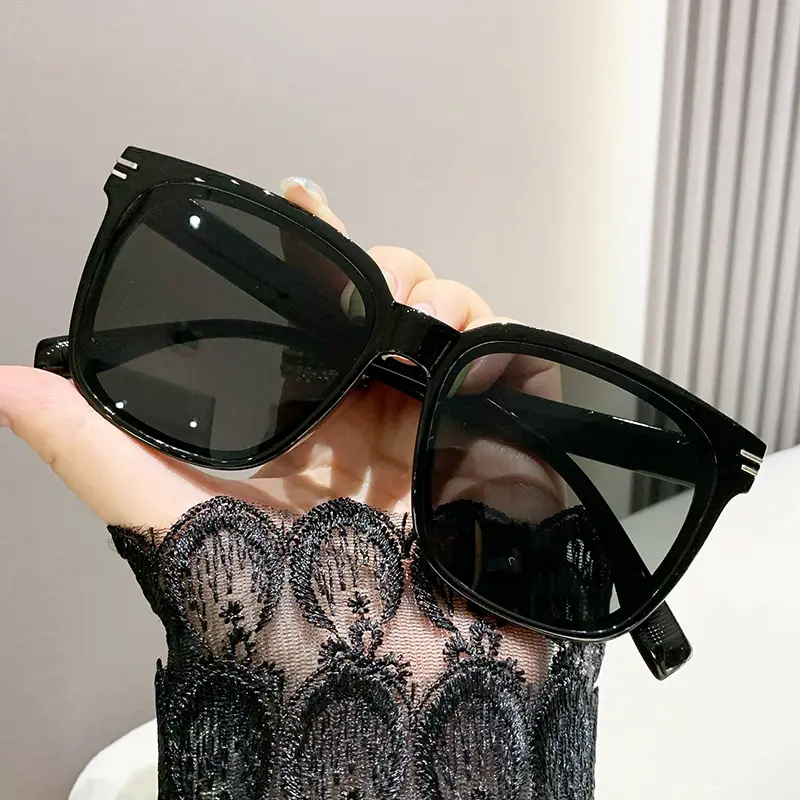 Yeni moda marka lüks güneş gözlüğü erkek kadın Retro kare boy güneş gözlüğü 2024