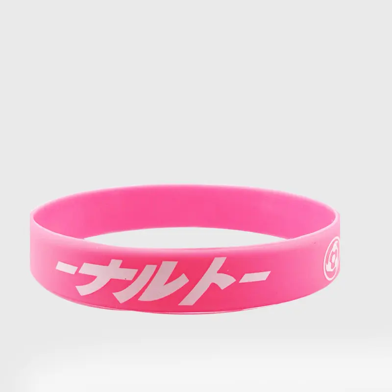 Venta al por mayor Anime estilo de dibujos animados pulsera ecológica personalizada texto carta logotipo pulsera de goma pulsera de silicona de moda