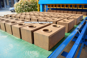 DF10-10 tự khóa đất sét máy gạch đất đỏ đất sét sinh thái gạch ép thủy lực máy gạch bán nóng - Product Image 6