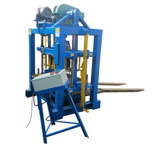 Máquina de fabricación de cemento de bloque hueco automático, máquina de fabricación de cemento de ladrillo móvil con motor diésel de seis orificios a la venta - Product Image 5