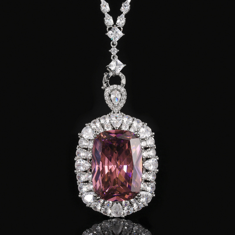 Pendentif rose séchée avec chaîne sauvage