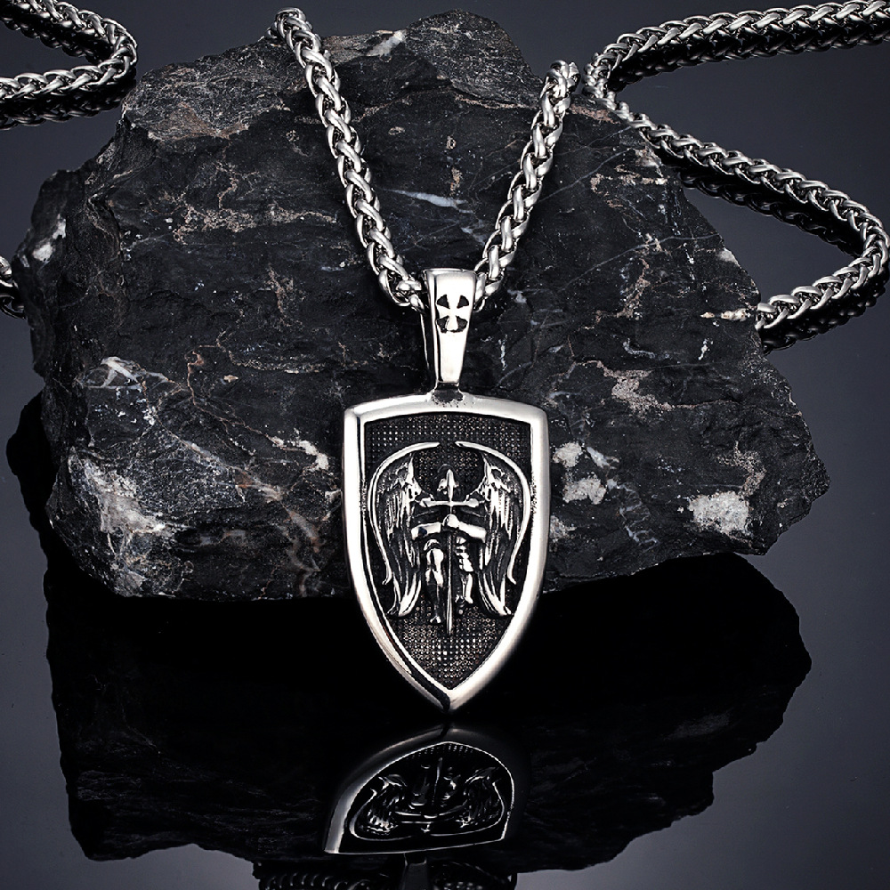 Collier pendentif en acier inoxydable