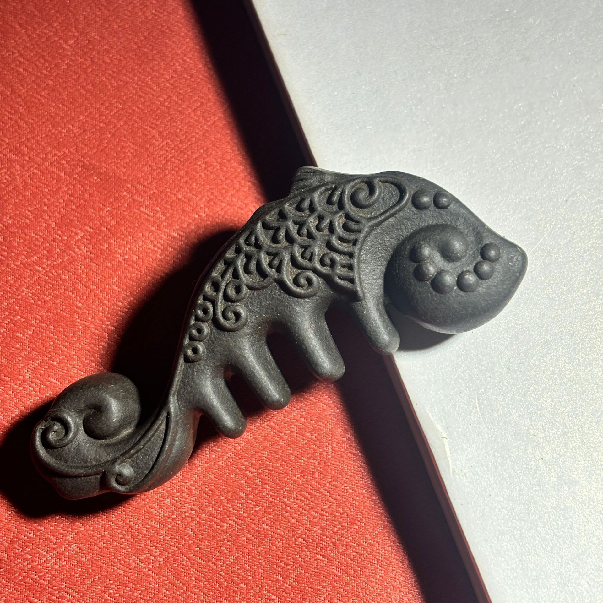 Peine de polígono multiflorum-koi de alta calidad-8cm4cm/25g
