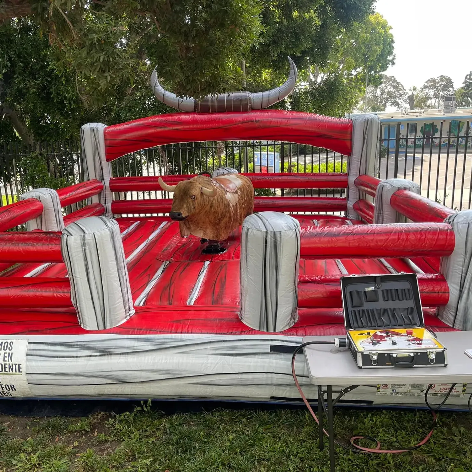 Rodeio mecânico para adultos, máquina de parque de diversões, rodeio de touro elétrico, jogos de equitação