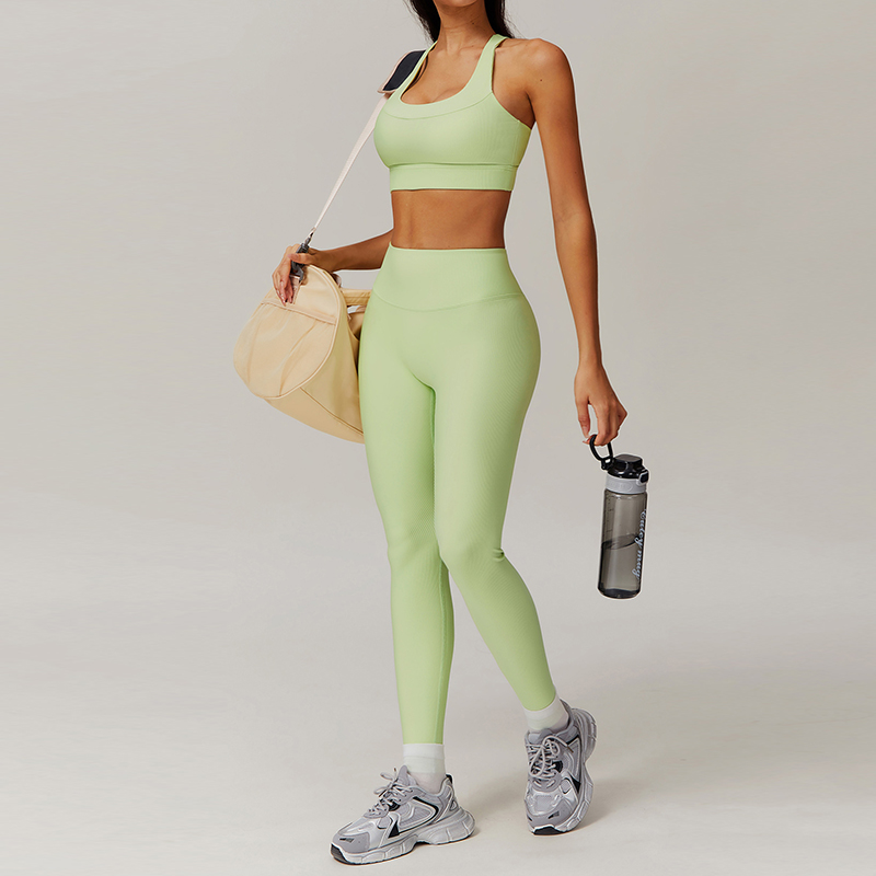Soutien-gorge et leggings verts