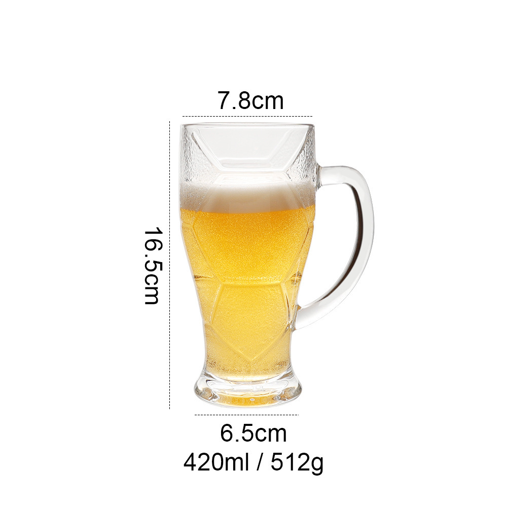 Taza con diseño de balón de fútbol - 420ml
