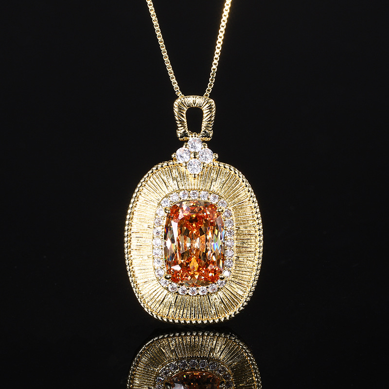 Bird's Nest cut champagne pendant with chain