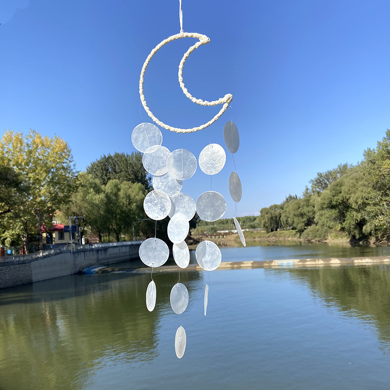 Moon-style white mother-of-pearl wind chime