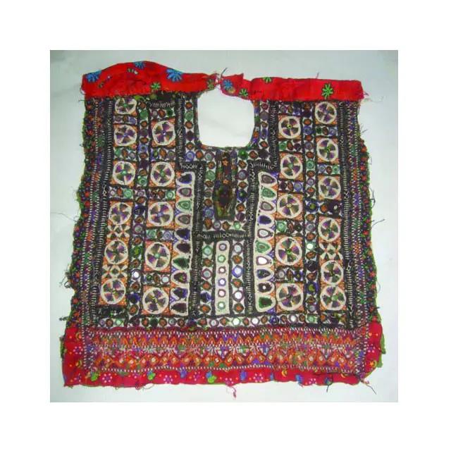 Vintage Afghani Baloch tribal BANJARA cuello bordado Diseño Patchwork patrón espejo trabajo apliques parche costura artesanía cuello yugo