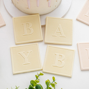 Nghệ tây hình vuông Tên dập nổi bảng chữ cái chữ cái Acrylic Cookie cutter và embosser cho fondant và bảng chữ cái Cookie - Product Image 1