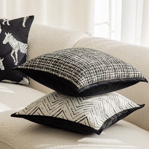 Grosir kustom bantal cahaya dapat dilepas mewah bantal lempar halus Premium pola hewan Modern Nyaman Untuk teras luar ruangan - Product Image 3