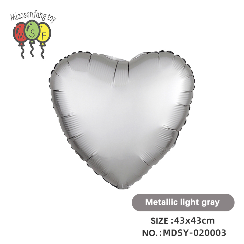 Cuore grigio metallizzato