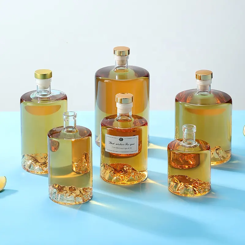 Bottiglia di vetro di tequila rum vuota trasparente da 750 ml di montagna unica personalizzata