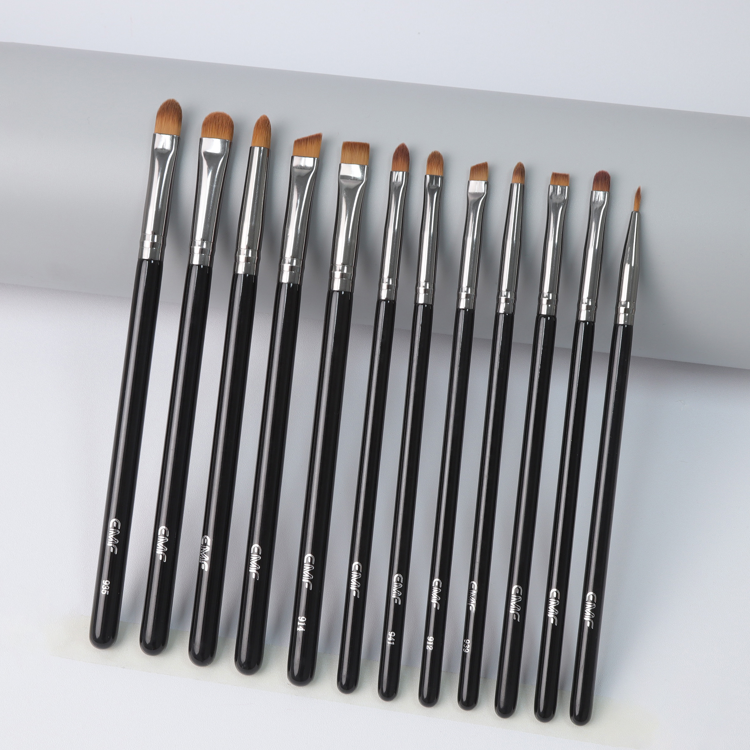 12 pièces