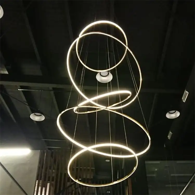 Plafonnier LED suspendu circulaire en forme de cercle, design moderne, produit de luxe, taille personnalisée, éclairage d'intérieur, luminaire décoratif de plafond