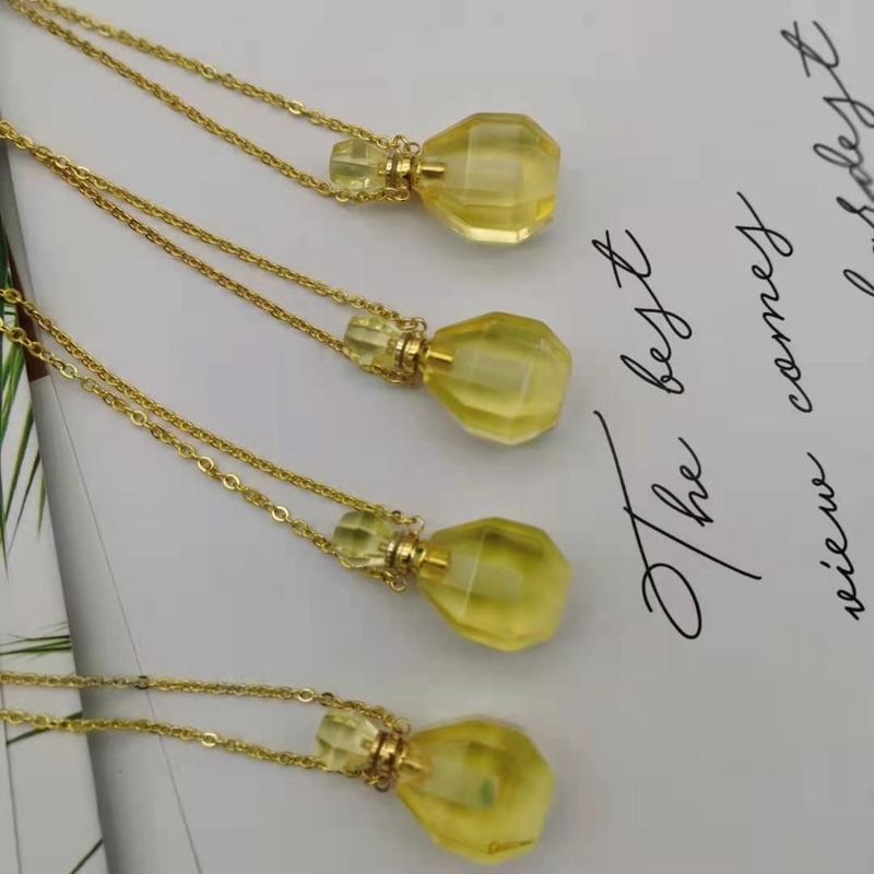 Bouteille de parfum en cristal jaune