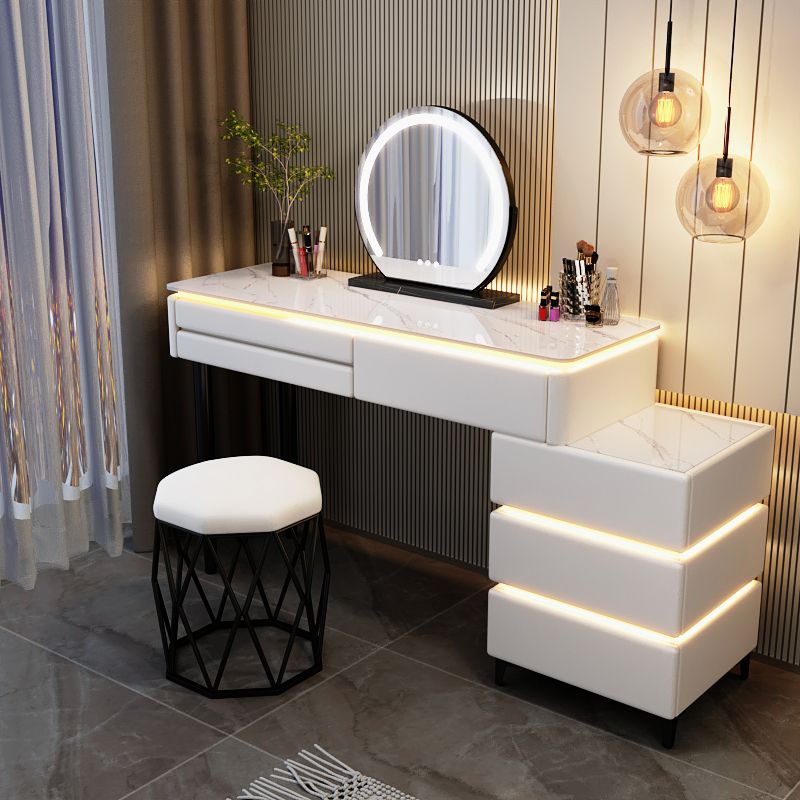 Mesa blanca de 120 cm, armario, espejo, taburete tipo nido de pájaro.