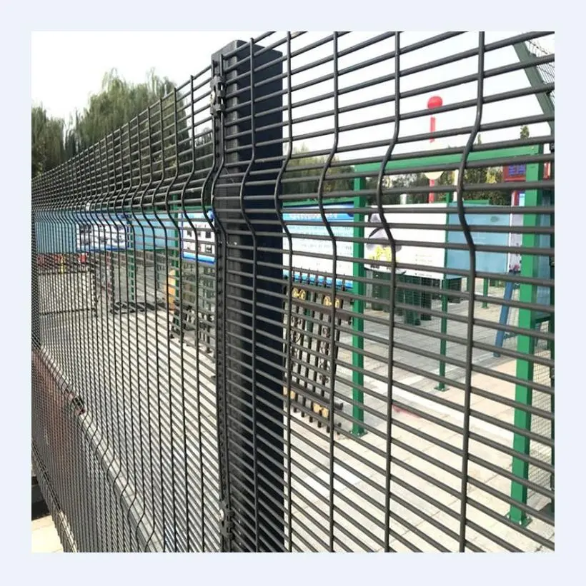 Powder coated 76.2mmX12.7mmX4mm Security 358 Mesh Fence