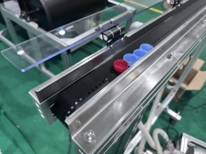 具有真空功能的比法带式输送机，用于在固定位置输送货物，无需夹持器或托盘 - Product Image 3