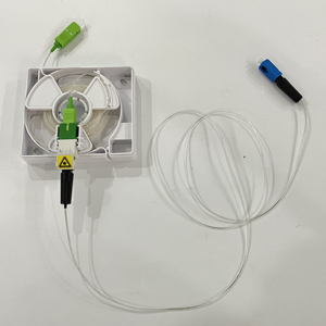 Caja de terminales de acceso de fibra óptica con cable de conexión y adaptador SC/APC de fibra invisible de 10m - Product Image 3