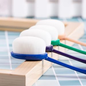 Toz kapakları ve renk kodlu tutamaklarla yumuşak kıllar yapmak için Yoseng 12 renkli karıştırma fırçaları - Product Image 6