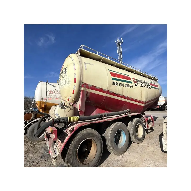 Semi remorque à 3 essieux Transporteur de camion Citerne de poudre de cargaison Réservoir de ciment en vrac