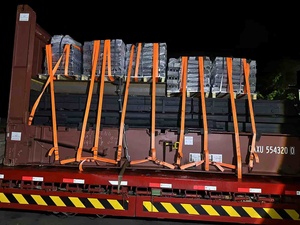 Efficiente inceneritore di rifiuti industriali 20 t/h con sistema di combustione avanzato e controllo automatico della griglia - Product Image 4