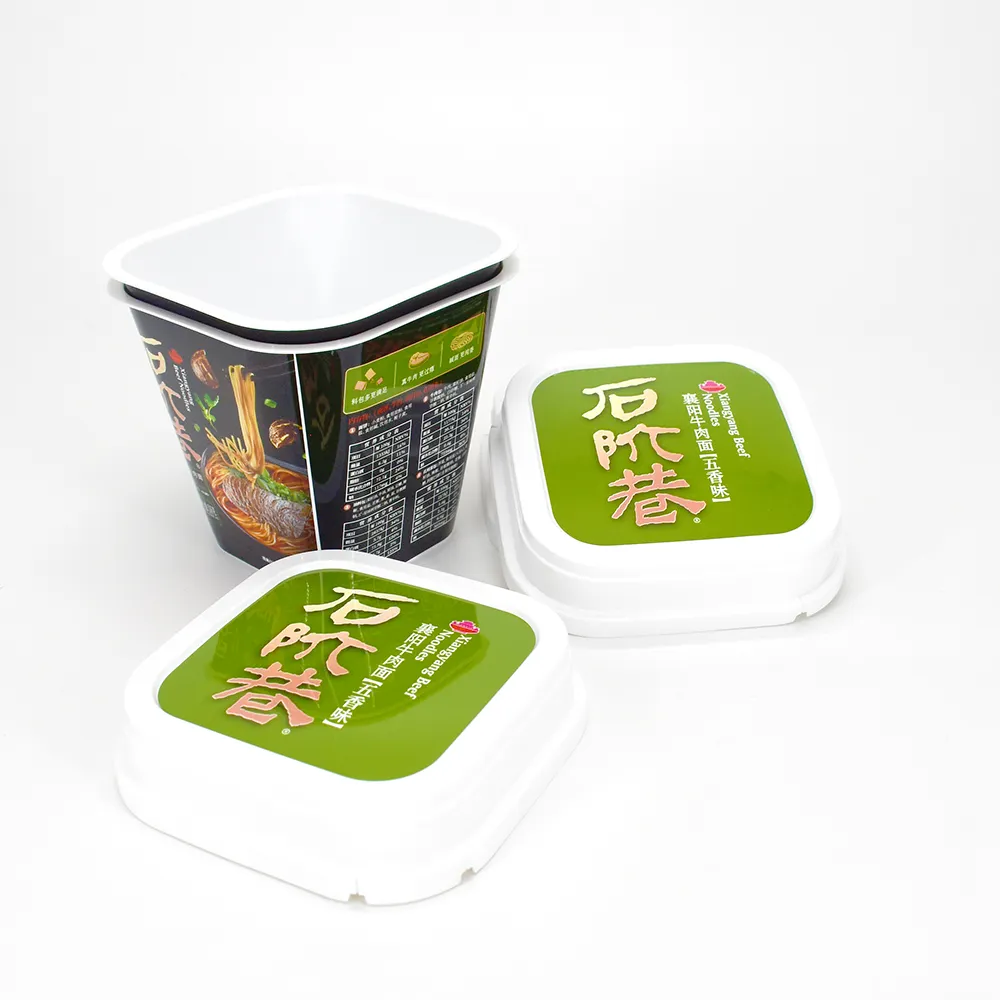 كوب بلاستيك PP مقوى ومخصص IML كوب حساء الفورية الحلال وعاء بشكل خاص كوب بلاستيك مربع بغطاء للأطعمة الساخنة / الحساء