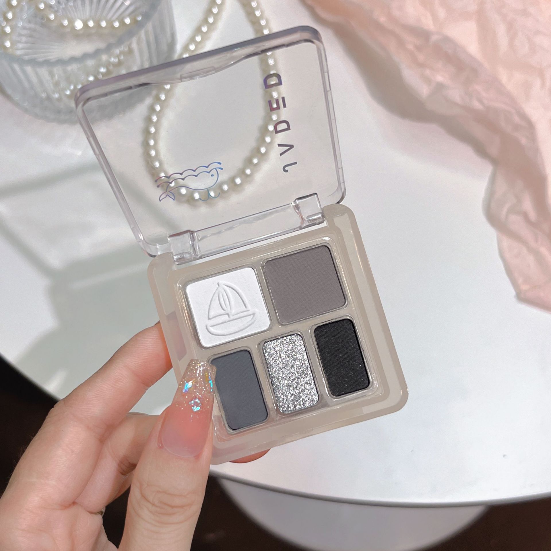 4G-4 # กาแลคซีกลางคืนนิรันดร์