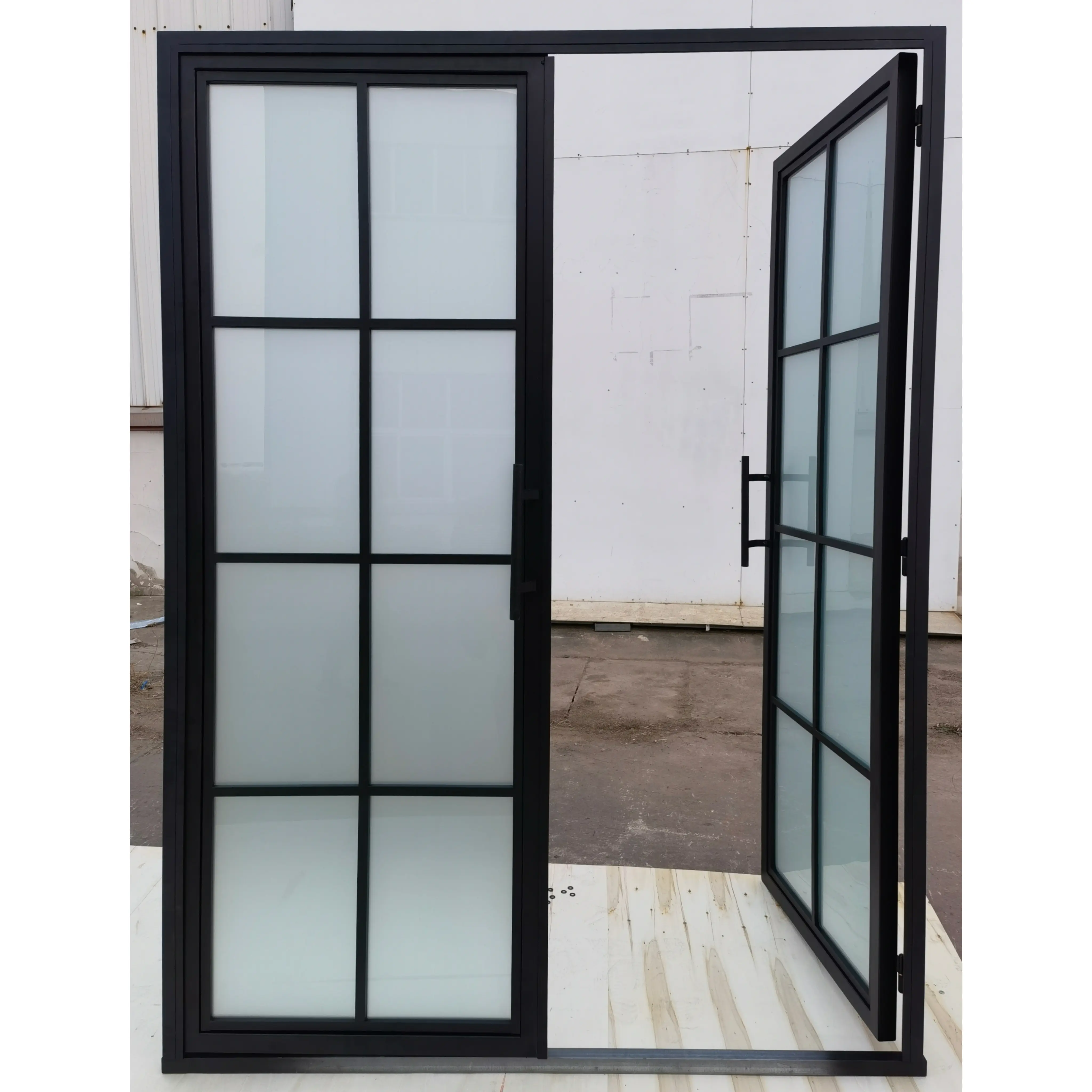 Bingkai baja berkualitas tinggi gaya Perancis pintu kaca ganda dengan desain kisi untuk penggunaan Interior