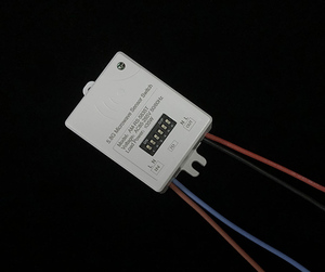 Venta al por mayor 5,8 GHz Lux Sensor Distancia Tiempo Retardo Ajustable Auto Encendido Apagado Microondas Sensor de Movimiento Humano Interruptor de Luz