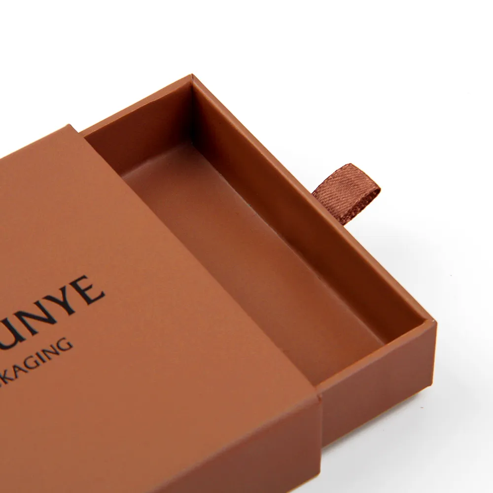 Scatola portagioie marrone piccola in carta artigianale scatola di imballaggio per gioielli di lusso fantasia personalizzata con logo