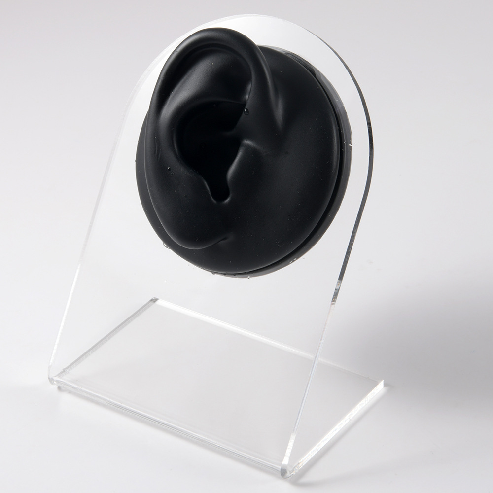 Oreja derecha negra