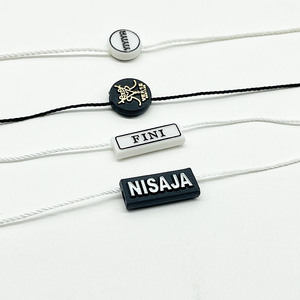 Etiquetas colgantes de tela de lujo personalizadas con logotipo en relieve Cuerda de poliéster Cuerda de producto para prendas Sello de plástico Cadena de etiquetas colgantes - Product Image 6