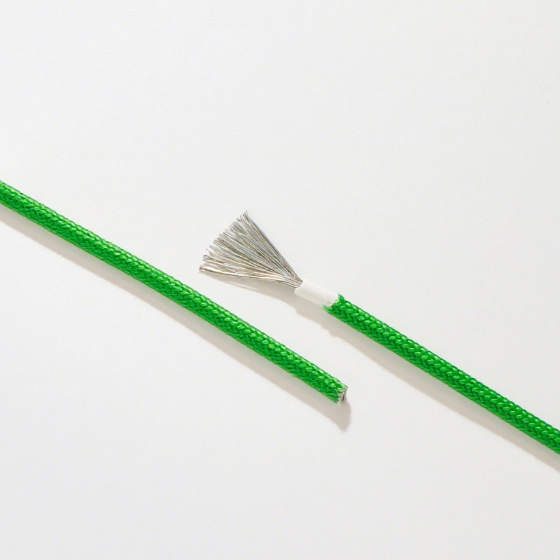 สีเขียว
